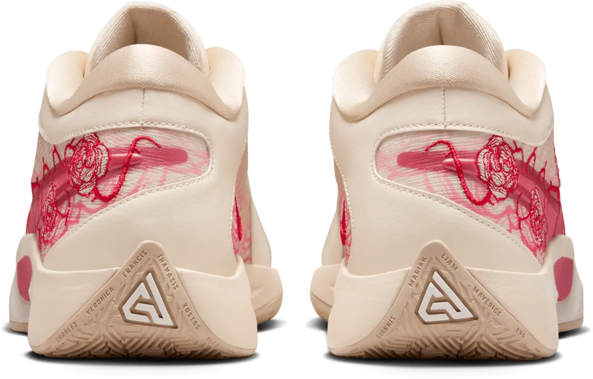 Nike Zoom Freak 6 バックビュー
