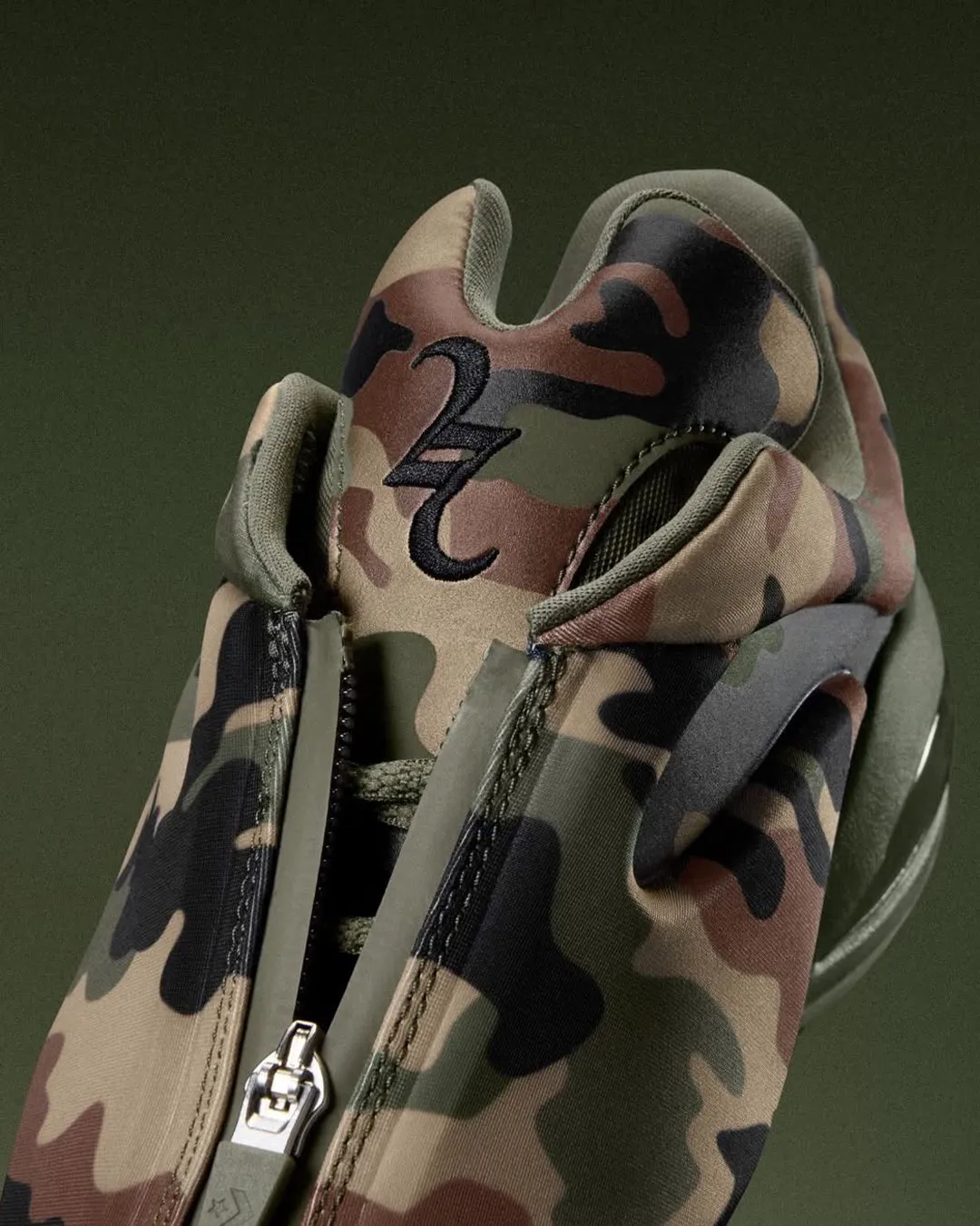 Converse SHAI 001 Echo シュータン ジッパー クローズアップ