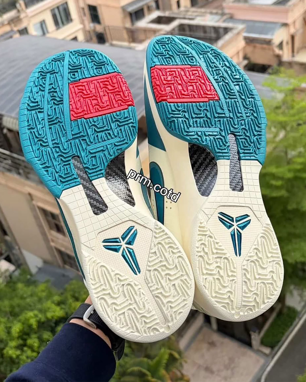 Caitlin Clark x Nike Kobe 5 Protro Coconut Milk アウトソール