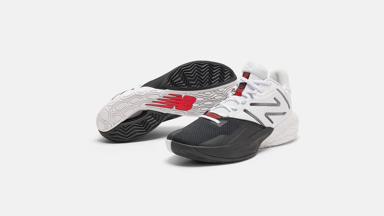 New Balance TWO WXY v4 バスケットシューズ