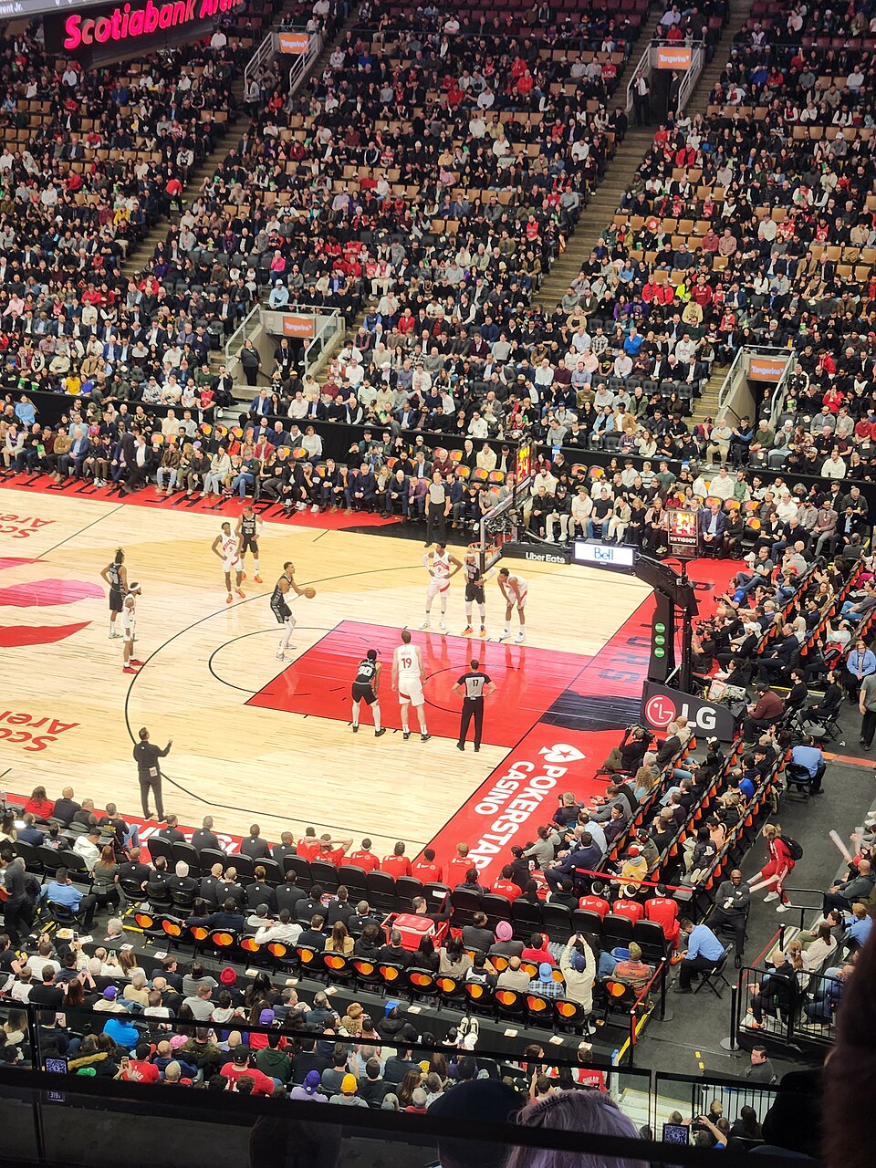 ビクター・ウェンバンヤマのプレー写真