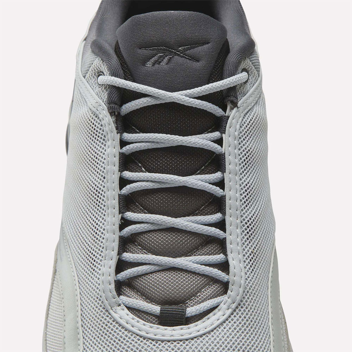 Reebok DMX Series 3000 mita Marquee Player tongue closeup