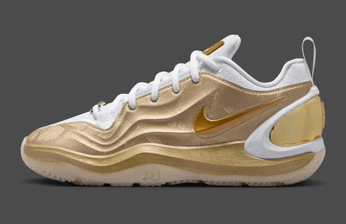 Nike A'Two Gold Standard