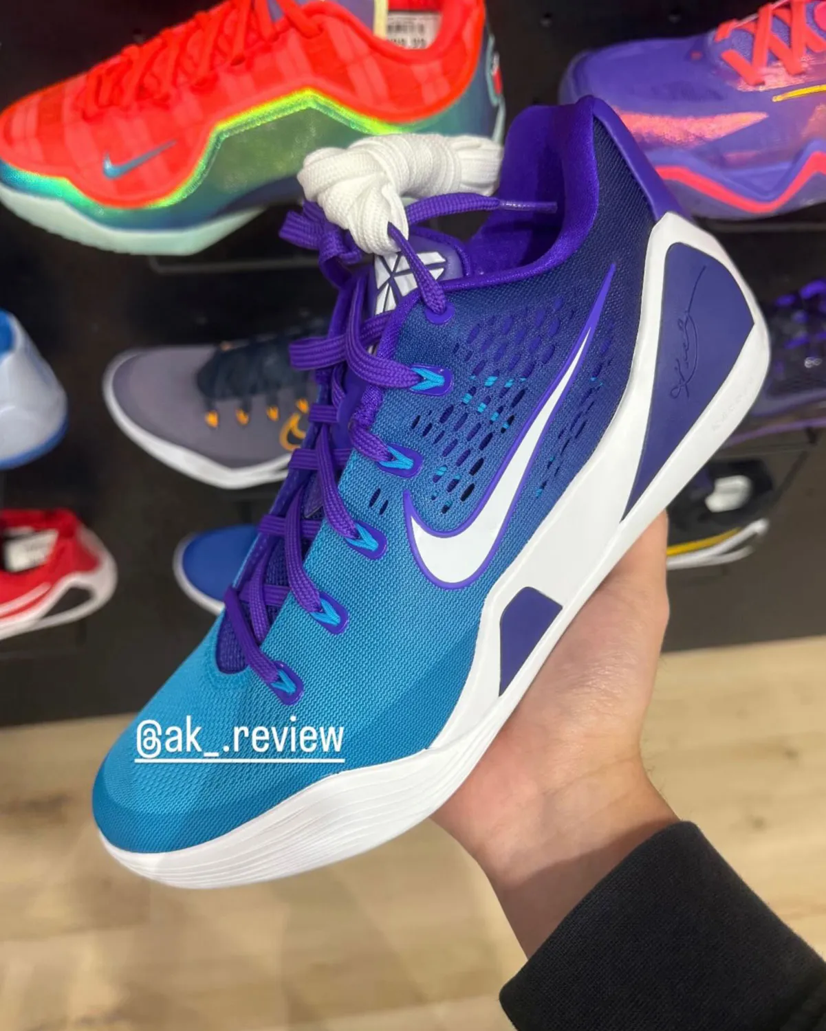 Nike Kobe 9 Elite Low EM Protro Hornets Draft Day IM6119-500
