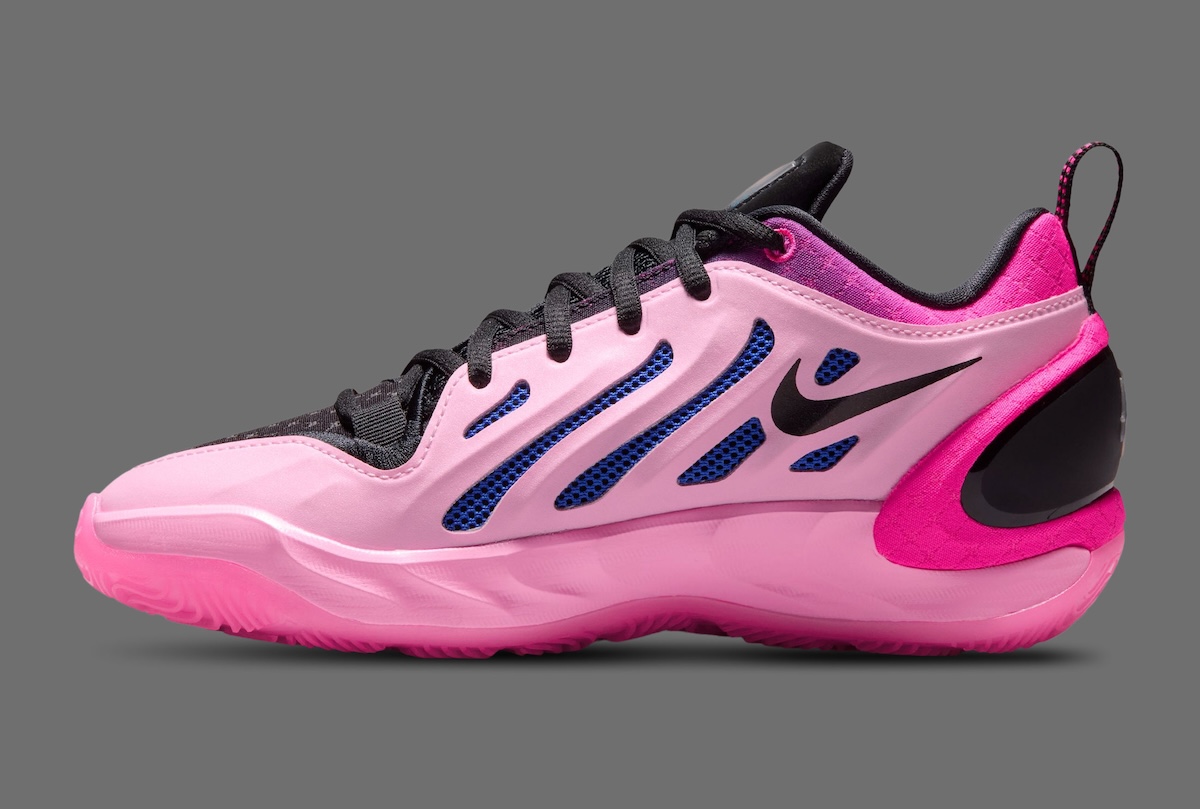 Nike A'Two「A'ja Effect」が左右非対称のピンク×ブルーで登場！A'ja