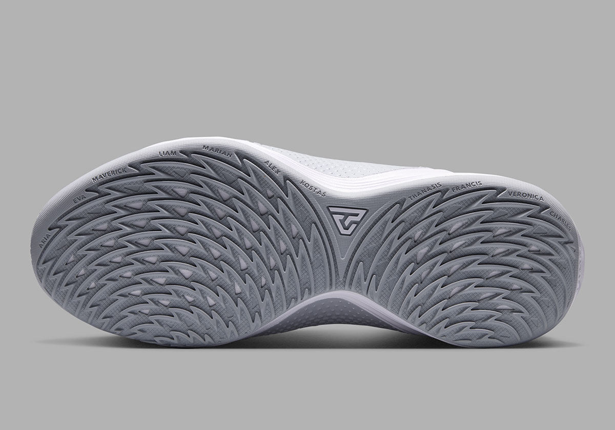 Nike Giannis Freak 8 Team Bank
