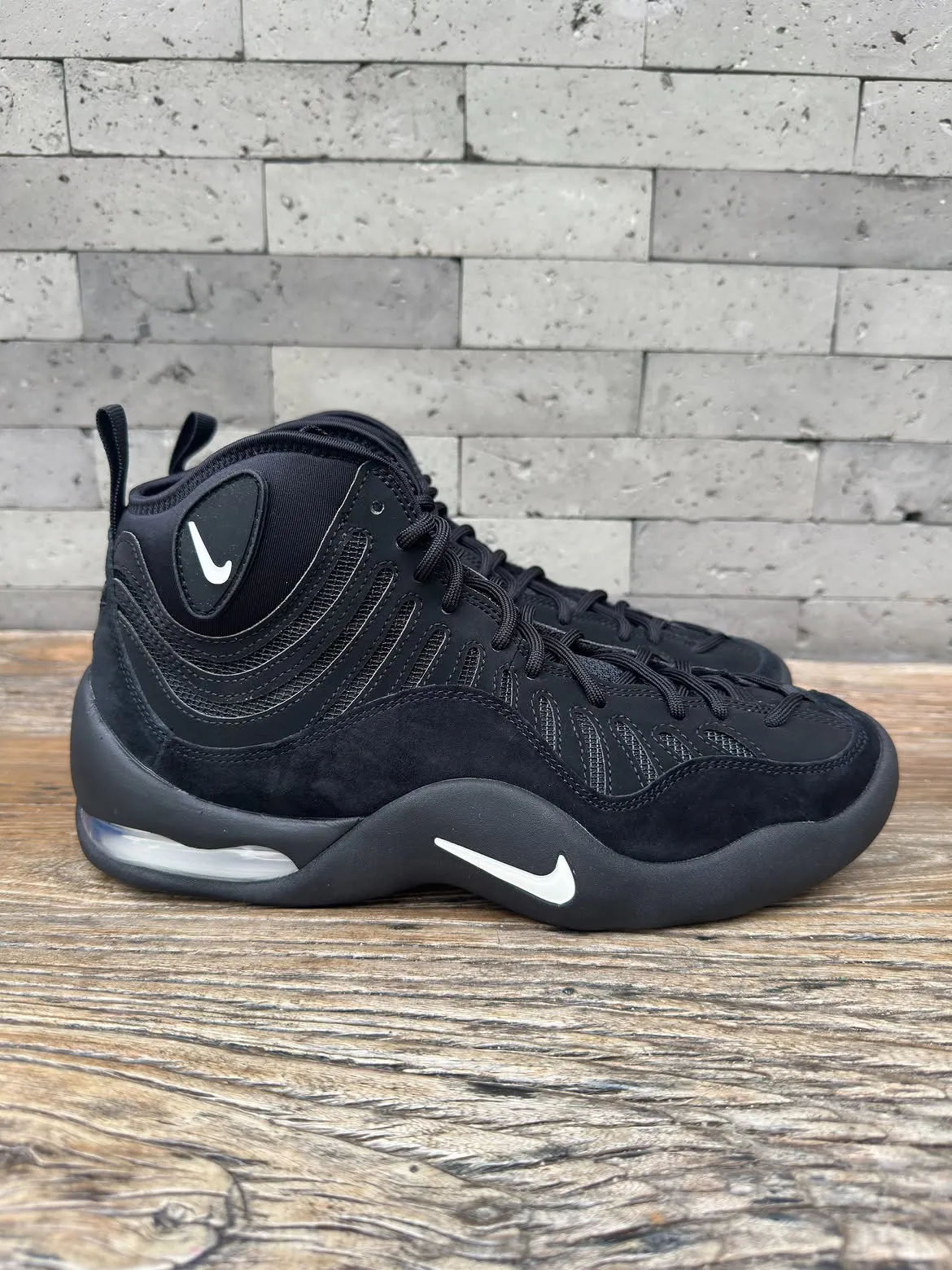Nike Air Bakin Black White