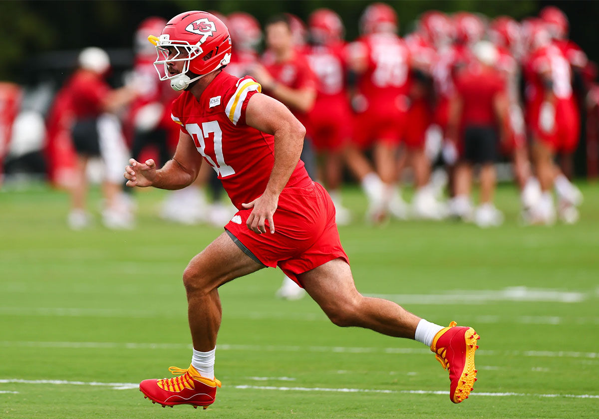 Travis Kelce Air Jordan 10 Chiefs PE