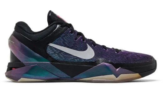 Nike Kobe 7 Protro「Invisibility Cloak」が2027年秋に登場へ！2012年の玉虫色モデルが初のProtro化、光で紫とターコイズに移ろう