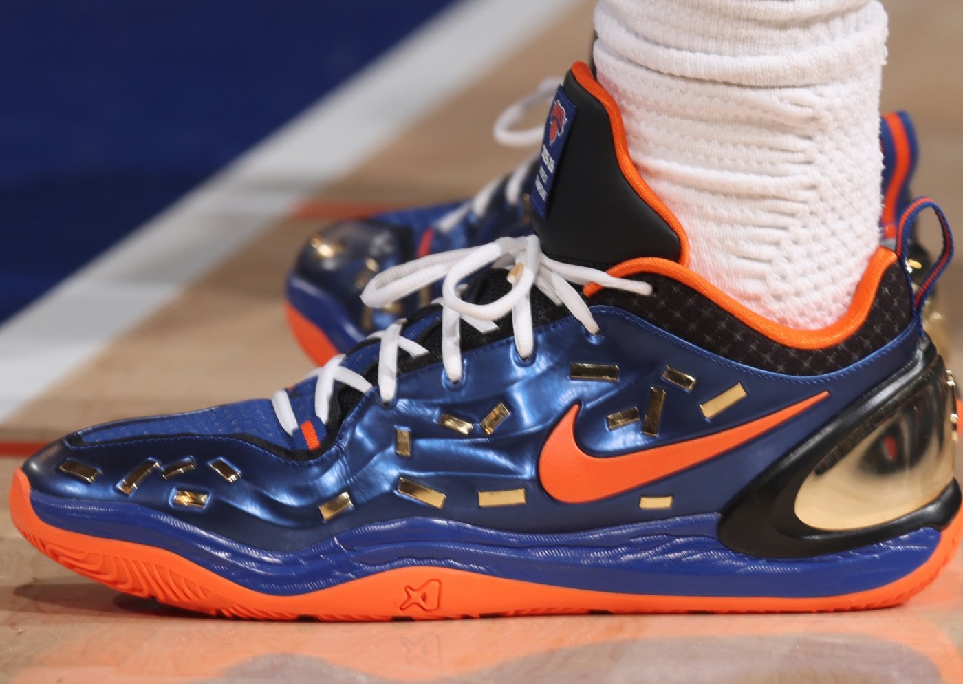 Nike A'Two Confetti PE を着用するジョシュ・ハート